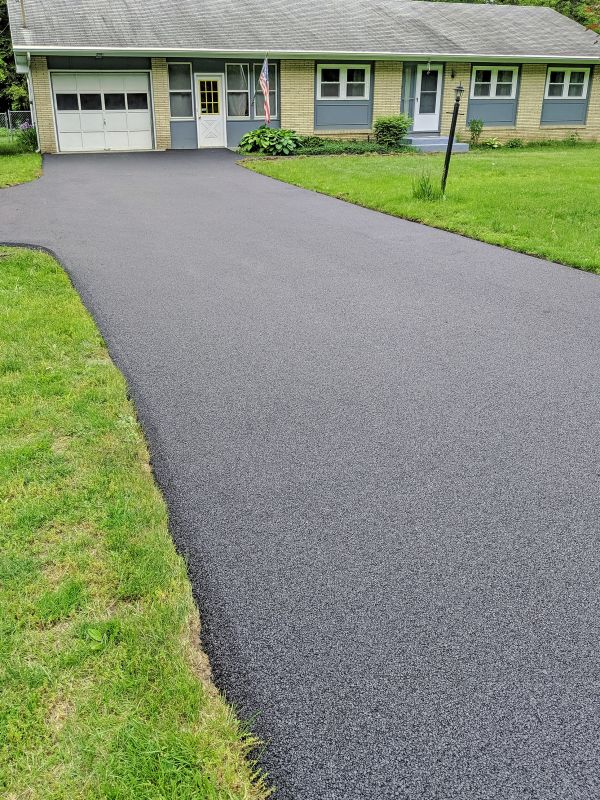 Residential Driveway with Clear Edges